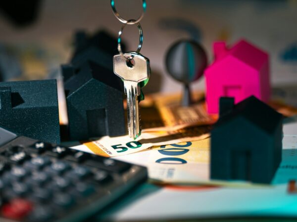 Top 4 Online Notarization Platforms for Real Estate eClosings & Title Services